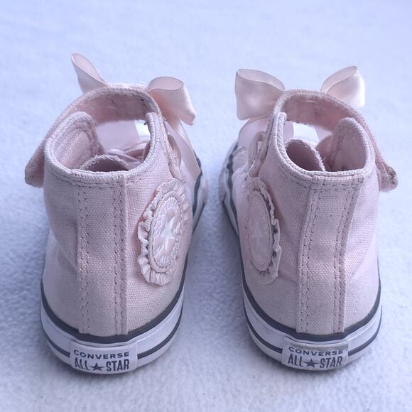 Converse Chuck Taylor Ruffle & Bow All Star Easy-On High Top Sneaker Baby Size 6 - Picture 3 of 8